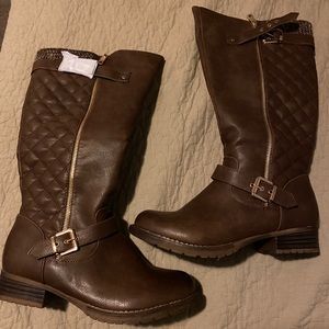 Women’s  faux leather brown boots size 9.5